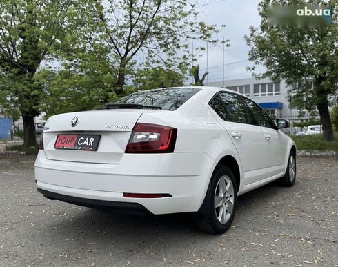 Skoda Octavia 2018 - фото 17