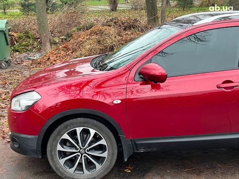 Nissan Qashqai 2012 красный - фото 12