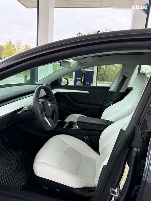 Tesla Model 3 2021 - фото 18