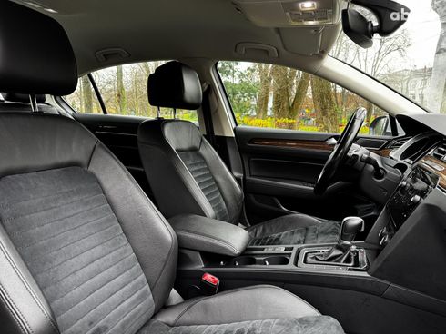 Volkswagen Passat 2018 серый - фото 38
