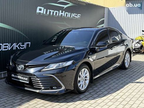 Toyota Camry 2021 - фото 15