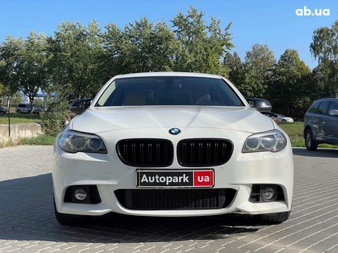 BMW 5 серия 2016 белый - фото 2