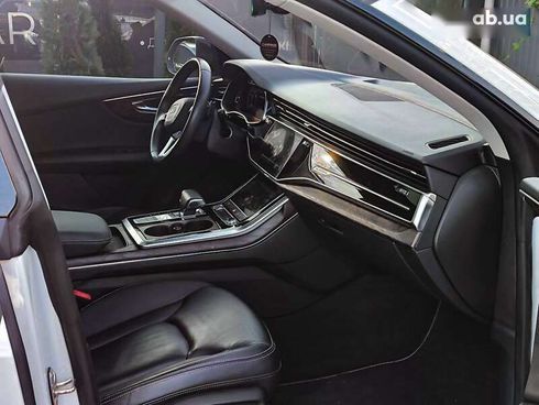Audi Q8 2019 - фото 19