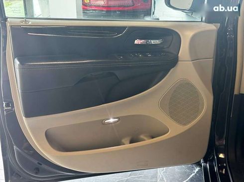 Chrysler town&country 2012 - фото 17