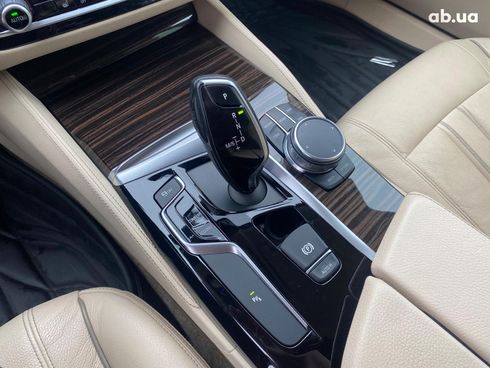 BMW 5 серия 2017 коричневый - фото 19