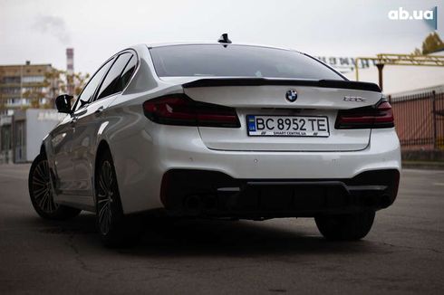 BMW 5 серия 2018 - фото 12