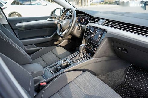 Volkswagen Passat 2021 - фото 27