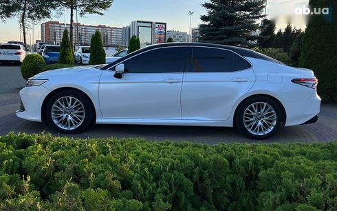 Toyota Camry 2019 - фото 4