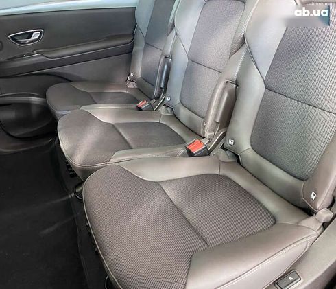 Renault Espace 2016 - фото 11