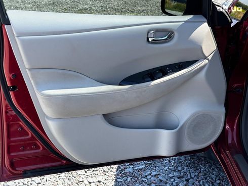 Nissan Leaf 2012 красный - фото 58