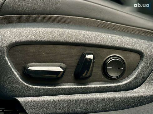 Lexus ES 2020 - фото 25