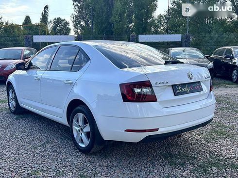 Skoda Octavia 2017 - фото 7