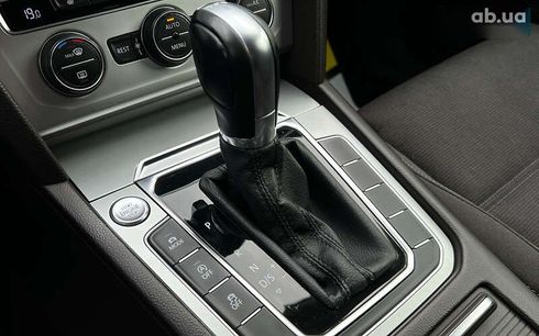 Volkswagen Passat 2015 - фото 16