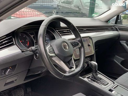 Volkswagen Passat 2020 - фото 25