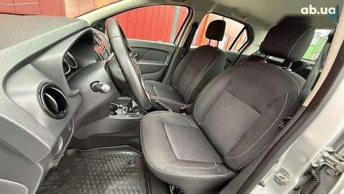 Renault Logan 2017 - фото 20