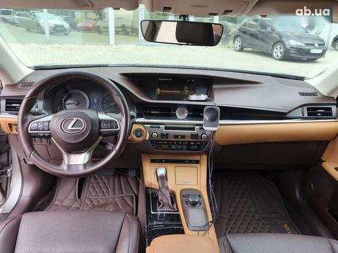 Lexus ES 2018 - фото 19