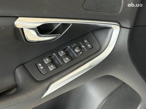 Volvo V40 2018 белый - фото 13