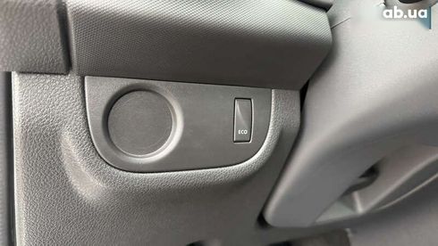 Renault Logan 2017 - фото 23