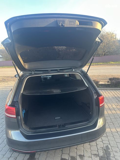 Volkswagen Passat 2016 серый - фото 18