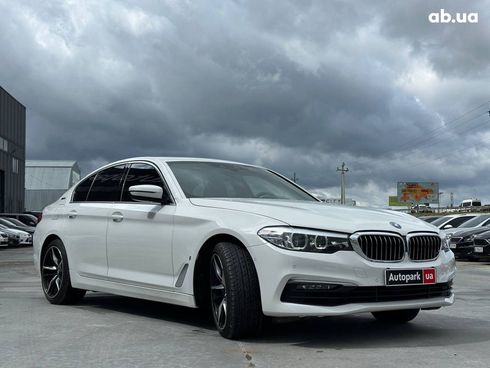BMW 5 серия 2018 белый - фото 15