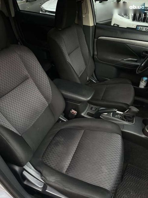Mitsubishi Outlander 2012 - фото 19