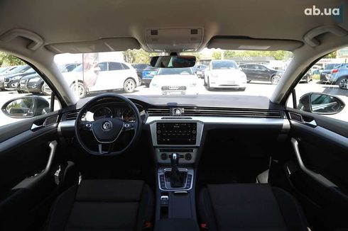 Volkswagen Passat 2018 - фото 12