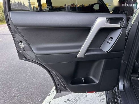 Toyota Land Cruiser Prado 2021 - фото 26
