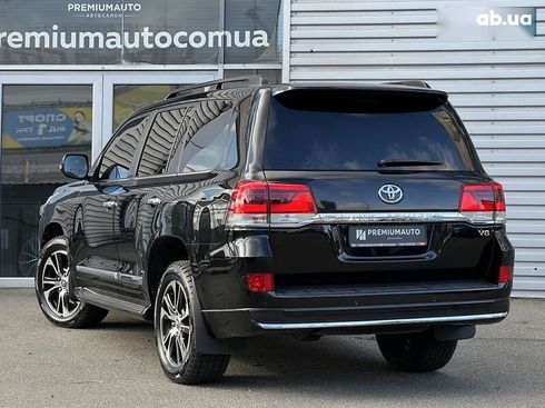 Toyota Land Cruiser 2016 - фото 10