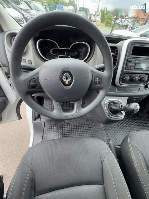 Renault Trafic 2018 - фото 16