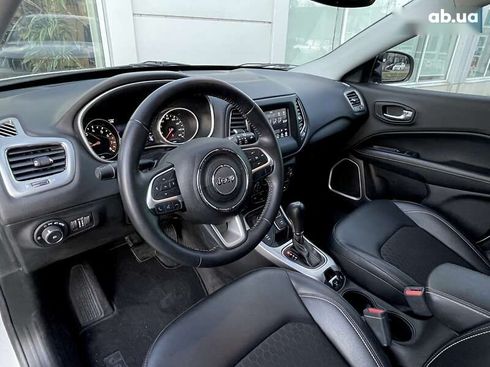 Jeep Compass 2017 - фото 16