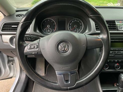 Volkswagen Passat 2014 серый - фото 18