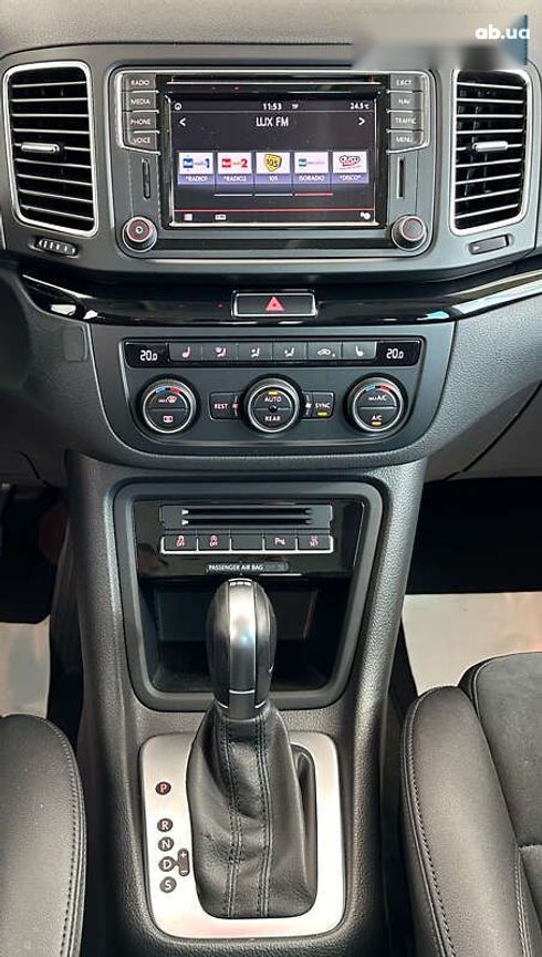 Volkswagen Sharan 2016 - фото 18