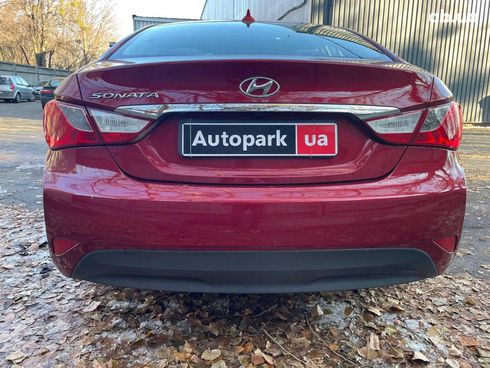 Hyundai Sonata 2014 красный - фото 22