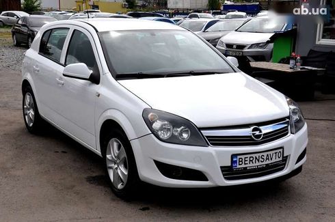 Opel Astra 2013 - фото 28