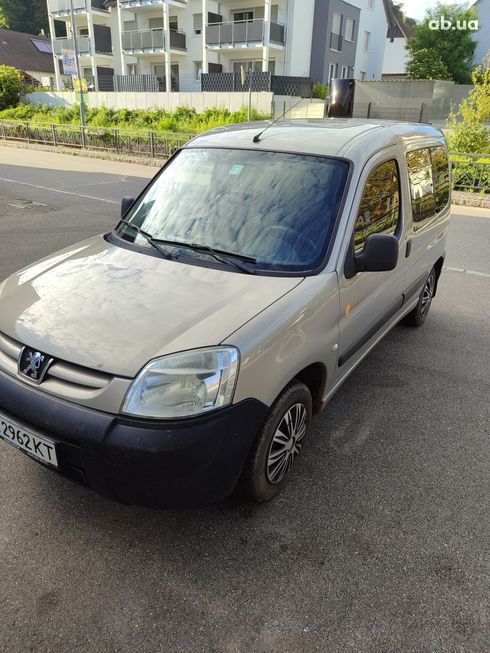 Peugeot Partner 2012 бежевый - фото 3