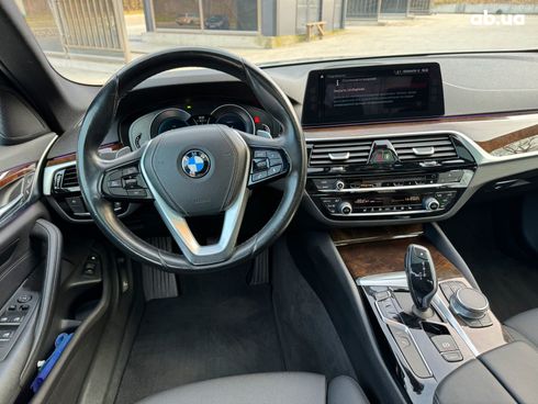 BMW 5 серия 2017 серый - фото 24