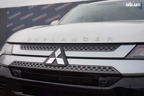 Mitsubishi Outlander 2021 - фото 13