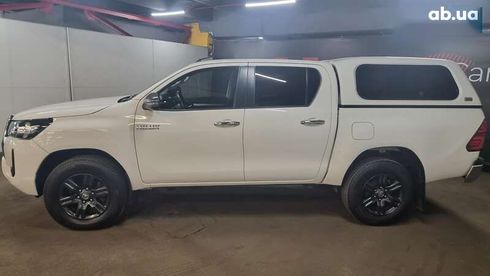Toyota Hilux 2022 - фото 3