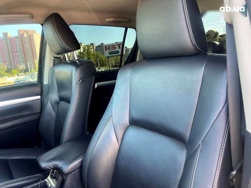 Toyota Hilux 2017 - фото 29
