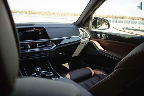 BMW X5 2022 - фото 29