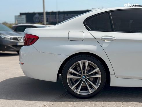 BMW 5 серия 2016 белый - фото 7
