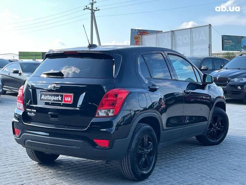 Chevrolet Trax 2018 черный - фото 8