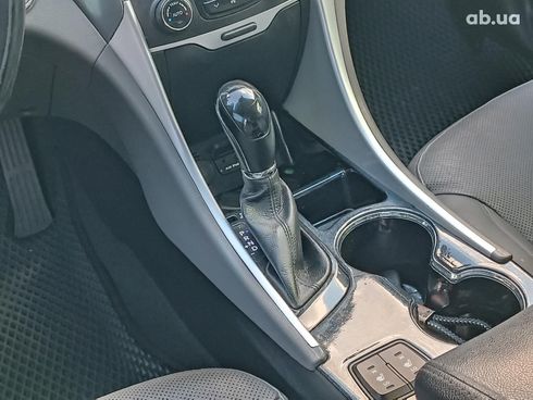 Hyundai Sonata 2014 серый - фото 20