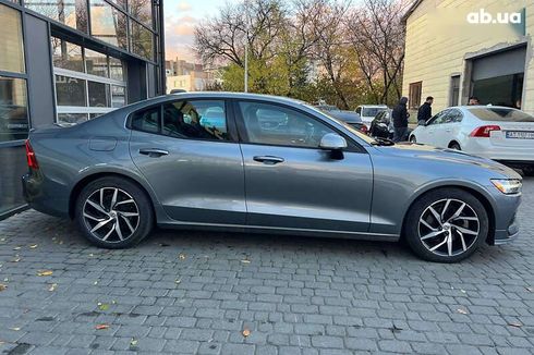 Volvo S60 2019 - фото 8