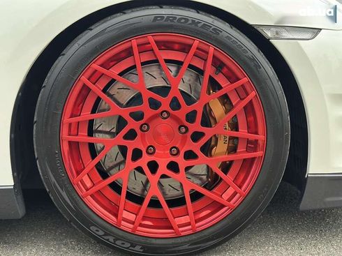 Nissan GT-R 2013 - фото 16