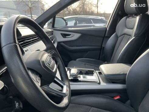 Audi Q7 2021 - фото 27