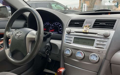 Toyota Camry 2011 - фото 10