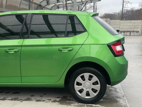 Skoda Fabia 2016 зеленый - фото 10