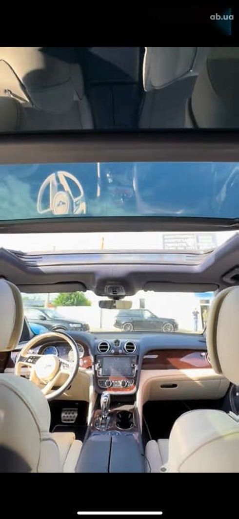 Bentley Bentayga 2019 - фото 29