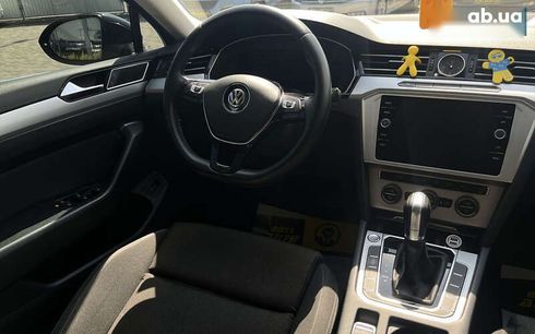 Volkswagen Passat 2019 - фото 24